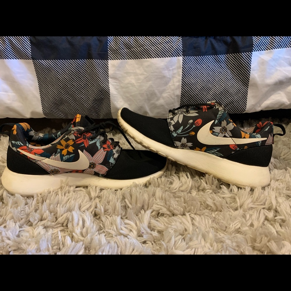 Nike roshes